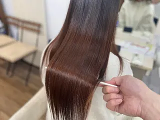 ロング GLOSS 心斎橋 山上のヘアスタイル