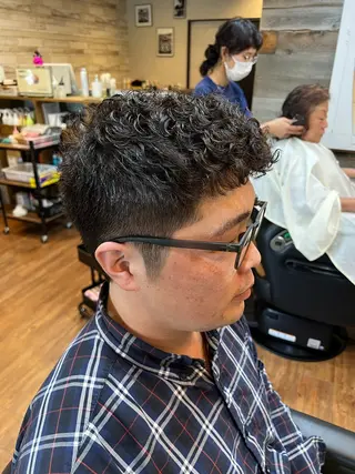 ショート ウメダ マサトのヘアスタイル