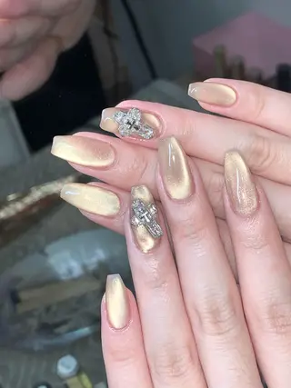 ネイル NES NAIL所属・さゆり￤推しキャラ ￤ロングネイル🩷のネイルデザイン