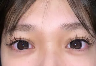 マツエク・マツパ Bish Yanaのヘアスタイル