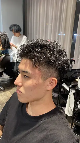 ショート パーマ メンズ 江﨑 翔のヘアスタイル