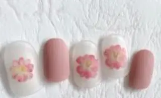 ネイル ゲン レイカのネイルデザイン