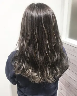 セミロング カラー Lee 甲子園のヘアスタイル