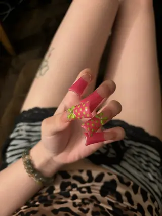 ネイル 秋丸 莉奈のネイルデザイン