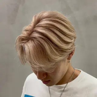 カラー メンズ オカベ ショウマのヘアスタイル