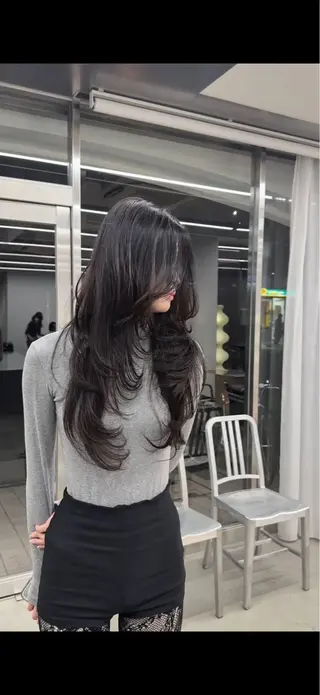 ロング ITSUKI/海外× 韓国レイヤーのヘアスタイル