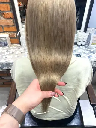 ロング カラー 𝒀𝒖𝒊𝒏𝒂 梅田/透明感カラーのヘアスタイル