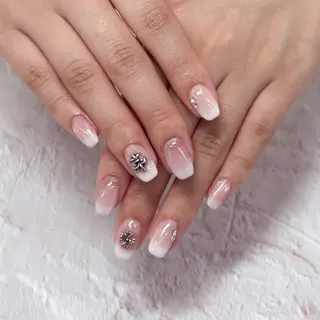 ネイル MAXKELLY所属・abe eriのネイルデザイン