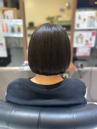 ミディアム 横手 亜紀のヘアスタイル