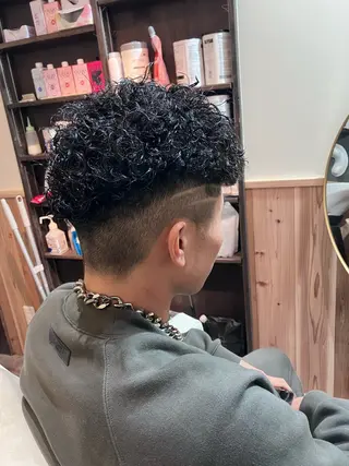 ショート パーマ メンズ HAIR BASE ZAWAWA所属・レイヤー/ブリーチ｜ 特殊パーマ/赤澤のヘアスタイル