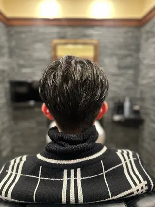 ミディアム メンズ ヒロ銀座 東京駅八重洲店所属・【メンズ専門】🔥 カミマンのヘアスタイル