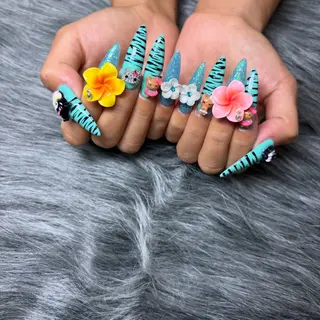 ネイル 𝑗𝑢𝑛𝑛𝑎 𝑛𝑎𝑖𝑙のネイルデザイン