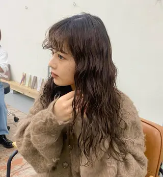 ロング パーマ 伊藤朱音/栄/ レイヤーカットのヘアスタイル