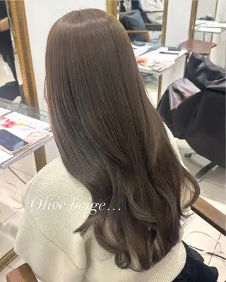 ロング ☘️透明感オリーブ/ 縮毛矯正ナミ☘️のヘアスタイル