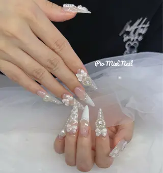 ミディアム Pio Mielのネイルデザイン