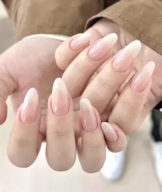 ネイル RAFFINE 月🦋🩵のネイルデザイン