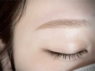 アイブロウ ［LUNA］EYE ⏾ EYEBROWのマツエク・マツパデザイン