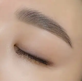 アイブロウ 京橋/束感まつ毛& LED🦋藤本加奈のマツエク・マツパデザイン