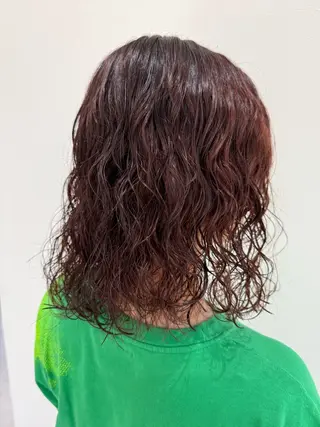 ミディアム カラー パーマ ワタナベ テルマサのヘアスタイル