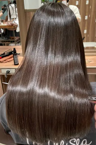 ロング ✨艶カラーと縮毛矯正 🦖しんのすけ🦖のヘアスタイル