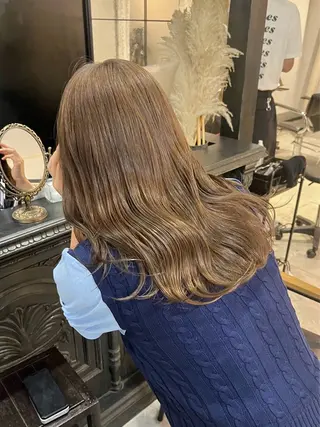 セミロング ブリーチなしダブルカ ラー🩶manamiのヘアスタイル