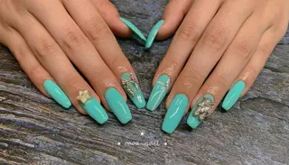 ネイル MOA NAIL所属・MoaNail🫶 Yoshiのネイルデザイン