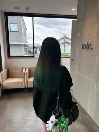 カラー tote. 成瀬晃のヘアスタイル