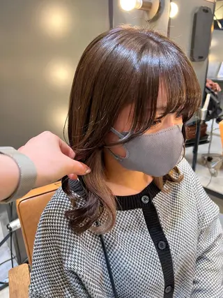 ミディアム カラー ノイシキ サキのヘアスタイル