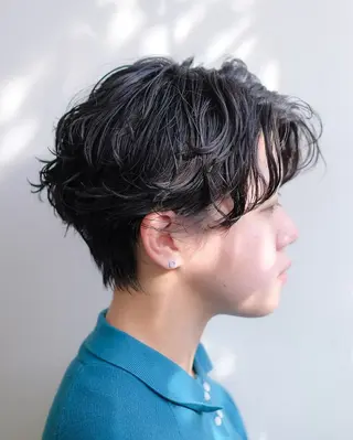 ショート パーマ 間瀬玲央 ルプラボウ メンズ／ショートのヘアスタイル