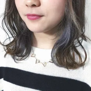 セミロング カラー AnFye une qatllのヘアスタイル