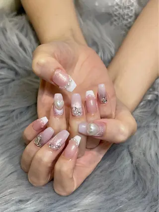 ネイル RICO NAIL所属・RICO Nail パーツつけ放題🌈のネイルデザイン