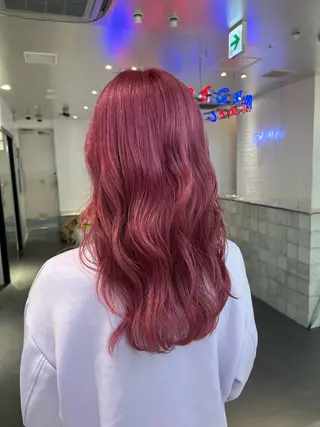 ロング カラー 🌼動き×透明感🩵 ハイトーン/ナナのヘアスタイル
