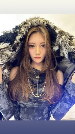 ロング 𝑲𝒊𝒏𝒈 𝑴𝒂𝒚𝒖🌺のヘアスタイル