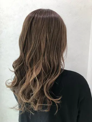 セミロング 小松崎 結花のヘアスタイル