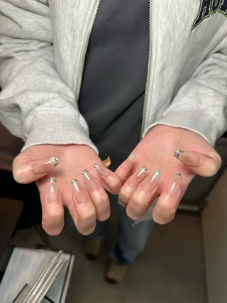 ネイル ATELIERHARLOW所属・nailist MOEのネイルデザイン