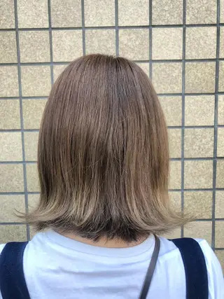 カラー 岩渕 由里香のヘアスタイル