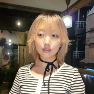 ミディアム GIVET所属・心斎橋/ハイトーン/ レイヤーカットのヘアスタイル