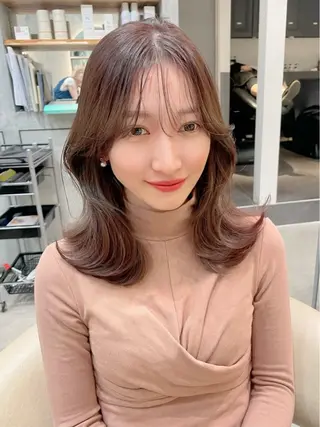 ミディアム 本田 奈穂美のヘアスタイル