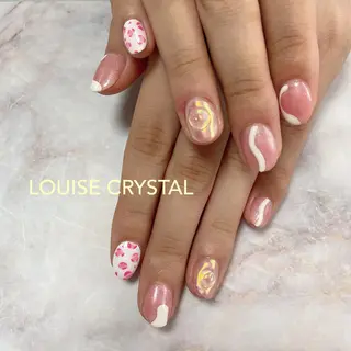 ネイル LOUISE CRYSTALのネイルデザイン