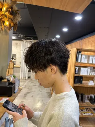 ミディアム パーマ メンズ mono / Manatoのヘアスタイル