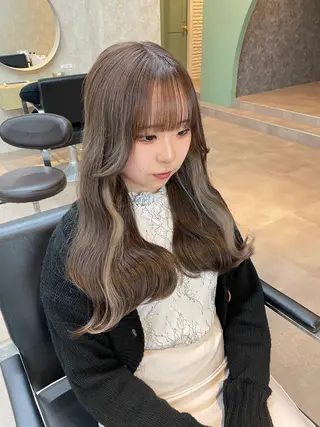 ロング カラー ワンホンレイヤー 福岡天神RAIRAのヘアスタイル