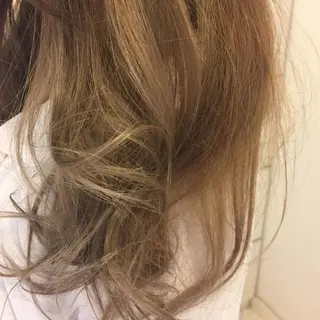 ミディアム カラー 松本 美香のヘアスタイル