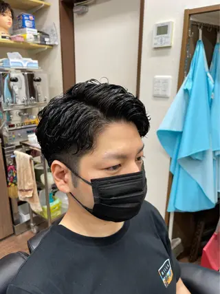 ミディアム パーマ 理容オクムラ所属・【メンズ専属スタイリ スト】奥村　篤史のヘアスタイル