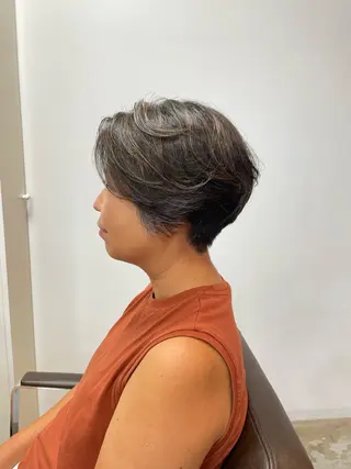 ショート 【白髪ぼかし】 愛甲竜佑のヘアスタイル