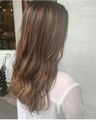 カラー glad hairのヘアスタイル