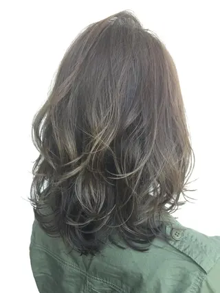 ミディアム ili心斎橋所属・韓国レイヤーカット KOUKIのヘアスタイル