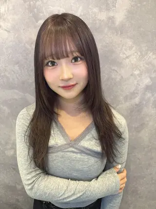 セミロング 🦋ami/浦和 ブリーチカラー🦋のヘアスタイル