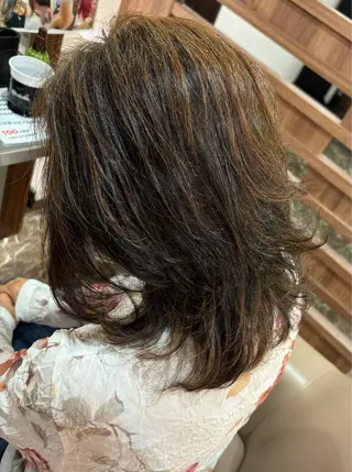 ミディアム 神田 淳美のヘアスタイル