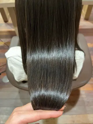 ロング 大野 志歩のヘアスタイル