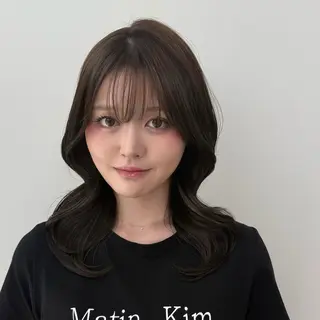 セミロング カラー ハッシュカット|透明 感カラー🩵レイヤーのヘアスタイル